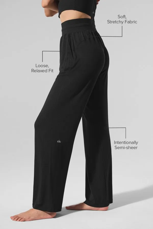 Halbtransparente Delicate Lounge Hose mit ausgestelltem Bein (Normal) - Schwarz