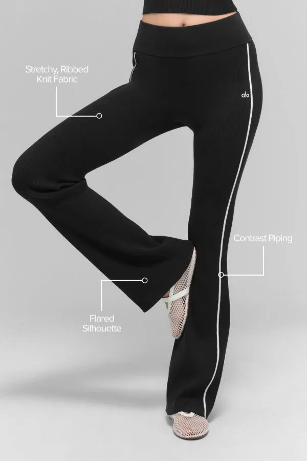 Gerippte Highline Strickhose mit ausgestelltem Bein - Schwarz/Weiß